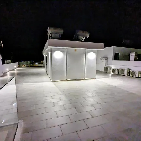 Ria Breez'in By Johnvillas * 알보르