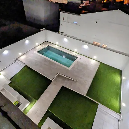 Ria Breez'in By Johnvillas * 알보르