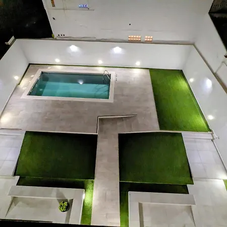 아파트 Ria Breez'in By Johnvillas 알보르