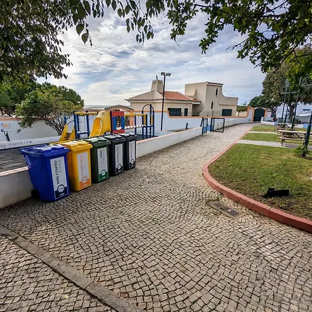 Ria Breez'in By Johnvillas * 알보르