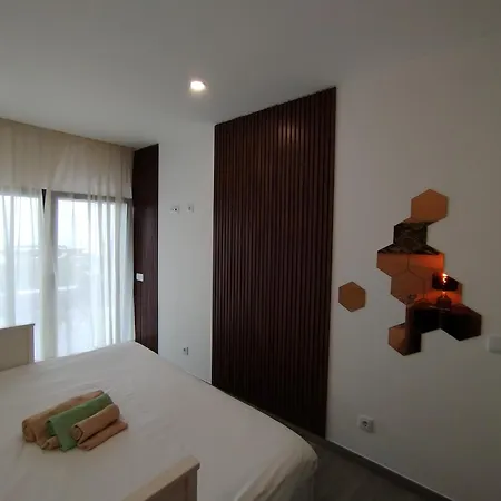 Ria Breez'in By Johnvillas 알보르