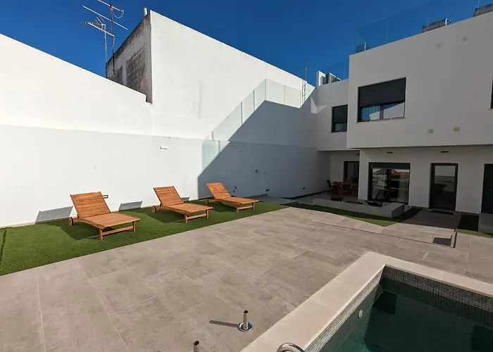 Ria Breez'in By Johnvillas