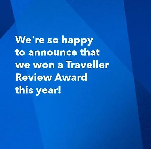 Ria Breez'in By Johnvillas * אלבור