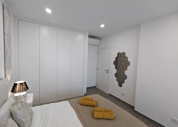 Ria Breez'in By Johnvillas