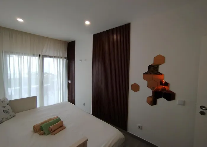 Ria Breez'in By Johnvillas אלבור